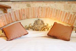 Xtrallusion offers characteristic Bed and Breakfast, B&B, Guest House, Hotel, Albergo and Country Lodge accommodation in Italy. Plus independent self-guided Walking, Adventure, Activity, Skiing and Paragliding Holiday itineraries on the Italian Rivieras, in the Italian Lakes, in the Italian Alps and in some of the most beautiful corners of Italy.